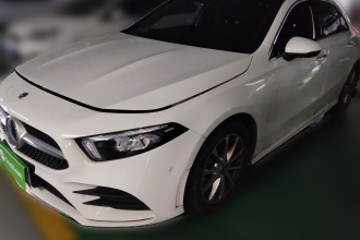 奔驰A级 2022款 改款 A 200 L 运动轿车动感型
