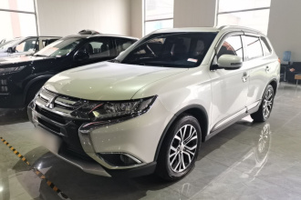 三菱 欧蓝德 2018款 2.0L 两驱荣耀版 5座