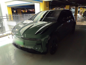 极氪X 2023款 后驱YOU版 4座