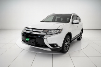 三菱 欧蓝德 2018款 2.0L 两驱荣耀版 5座