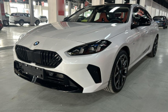 宝马2系 2025款 225L M运动曜夜套装