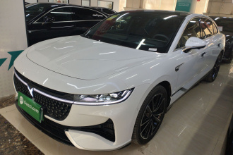 岚图汽车 岚图追光 2024款 PHEV 四驱超长续航旗舰版