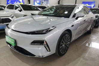 吉利银河 银河星耀8 2025款 130km EM-i 旗舰版