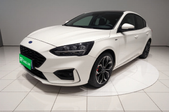 福特 福克斯 2020款 三厢 EcoBoost 180 自动ST Line