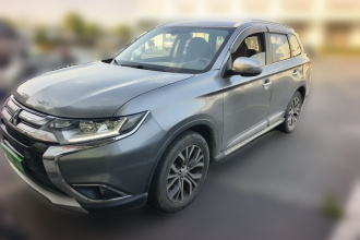 三菱 欧蓝德 2018款 2.4L 四驱精英版 5座