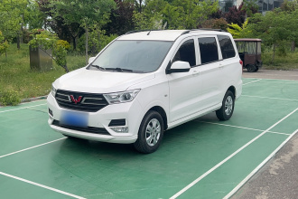 五菱汽车 五菱宏光 2021款 改款 1.5L S标准型 液压助力LAR