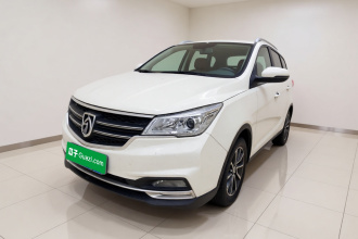 宝骏730 2019款 1.5L 手动时尚型 7座 国VI