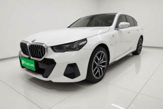 宝马i5 2024款 eDrive 35L 尊享型 M运动套装