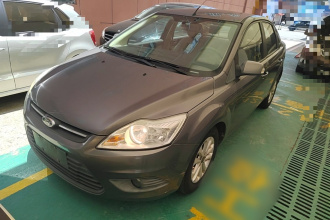 福特 福克斯 2013款 三厢经典 1.8L 手动基本型