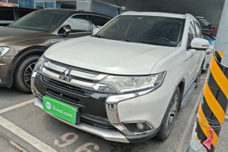 三菱 欧蓝德 2018款 2.0L 两驱嘉乐版 7座
