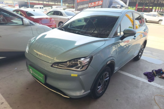 哪吒汽车 哪吒V 2022款 潮 300 Lite 三元锂