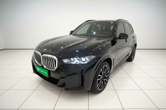 宝马X5 2023款 xDrive 40Li M运动曜夜套装