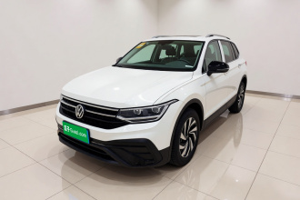 大众 途观L 2025款 出众款 300TSI 自动两驱龙腾版