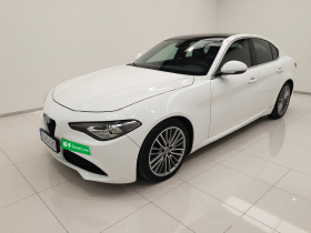 阿尔法·罗密欧 Giulia朱丽叶 2017款 2.0T 280HP 豪华版