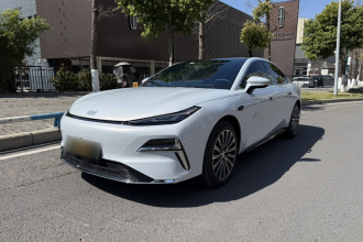 吉利银河 银河星耀8 2025款 130km EM-i 旗舰版