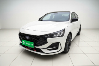 福特 福克斯 2022款 两厢 EcoBoost 180 自动ST Line