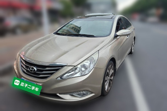 现代 索纳塔 2014款 2.0L 自动尊贵版