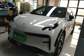 极氪X 2025款 五座后驱版