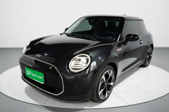 电动MINI COOPER 2024款 452km COOPER SE 艺术家