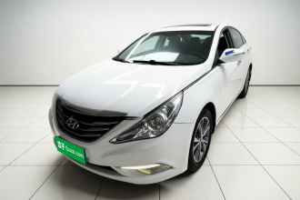 现代 索纳塔 2015款 经典 2.0L 自动豪华版
