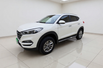 现代 途胜 2015款 1.6T 双离合两驱智能型