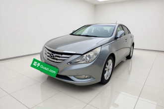 现代 索纳塔 2011款 2.0L 自动豪华版