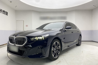 宝马5系 2025款 530Li 领先型 M运动套装