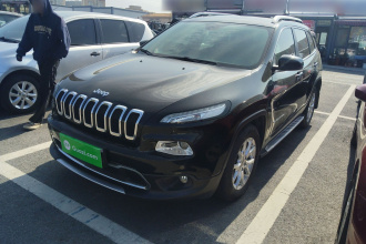 Jeep 自由光 2017款 2.0L 优越版