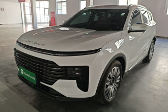 捷途X70 PLUS 2025款 1.5T 豪华澎湃版 5座