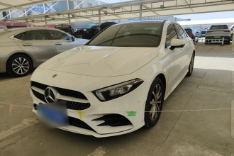 奔驰A级 2020款 改款 A 200 L 运动轿车时尚型