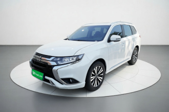 三菱 欧蓝德 2021款 2.0L 两驱畅享版 7座