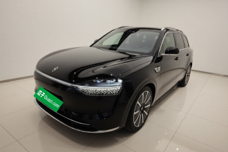 鸿蒙智行 问界M9 2025款 增程 Ultra版 52kWh 6座版 (192线激光雷达）