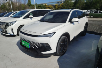 北京汽车 魔方 2023款 1.5T DCT黄金版