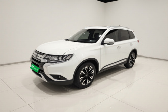 三菱 欧蓝德 2020款 2.4L 四驱致享版 7座