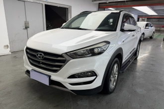 现代 途胜 2015款 1.6T 双离合两驱智能型