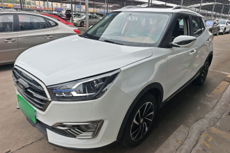 众泰T300 2017款 1.5T CVT尊享型