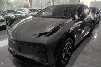 极氪X 2025款 五座后驱版