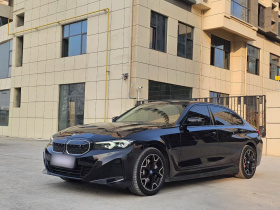 宝马i3 2024款 eDrive 40 L 曜夜套装