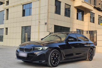 宝马i3 2024款 eDrive 40 L 曜夜套装