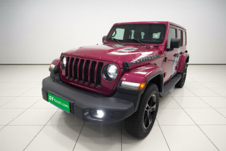 Jeep 牧马人 2022款 2.0T 高地巴哈马沙滩粉特别版