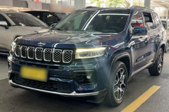 Jeep 大指挥官 2022款 2.0T 两驱豪华版