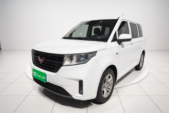 五菱汽车 五菱宏光PLUS 2019款 1.5T 手动舒适型 7座