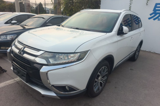 三菱 欧蓝德 2018款 2.0L 两驱荣耀版 5座