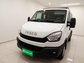 依维柯欧胜 2021款 2.0T 手动超瑞短轴低顶侧拉门F1A