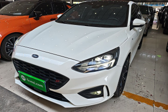 福特 福克斯 2021款 两厢 EcoBoost 180 自动ST Line