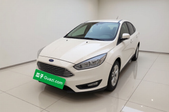 福特 福克斯 2015款 三厢 1.6L 自动舒适型