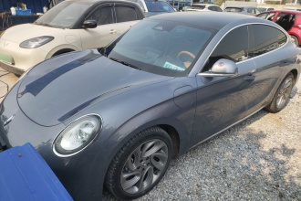 欧拉闪电猫 2022款 555km 尊贵版