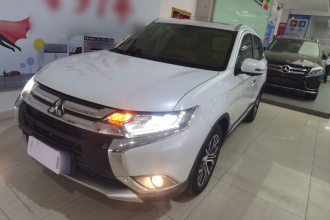 三菱 欧蓝德 2018款 2.4L 四驱豪华版 7座