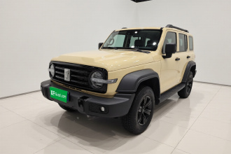 坦克300 2025款 2.0T 汽油征服者