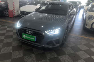 奥迪A4L 2022款 40 TFSI quattro RS套件燃速型